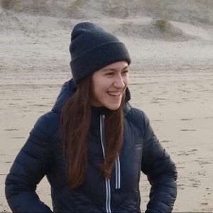 Meet your Posher, Emi